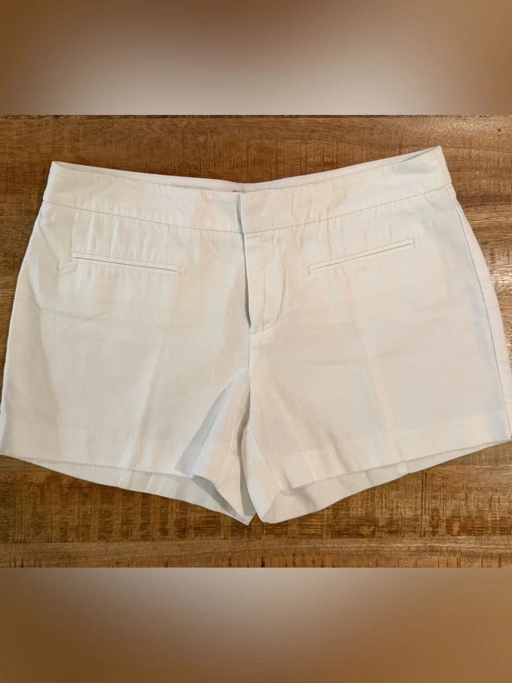 Gap White Tailored Shorts Women’s Size 2 Cotton Flat Front Casual Summer